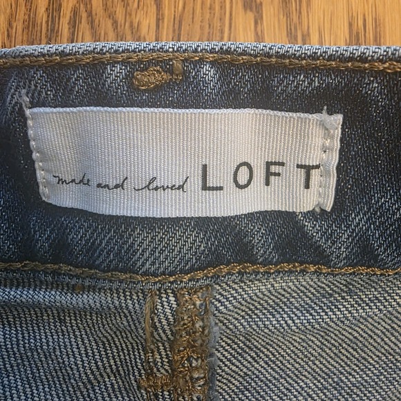 Loft Size 6 - 28 Womens Cut Off Jean Shorts Medium Wash Denim - Picture 7 of 9